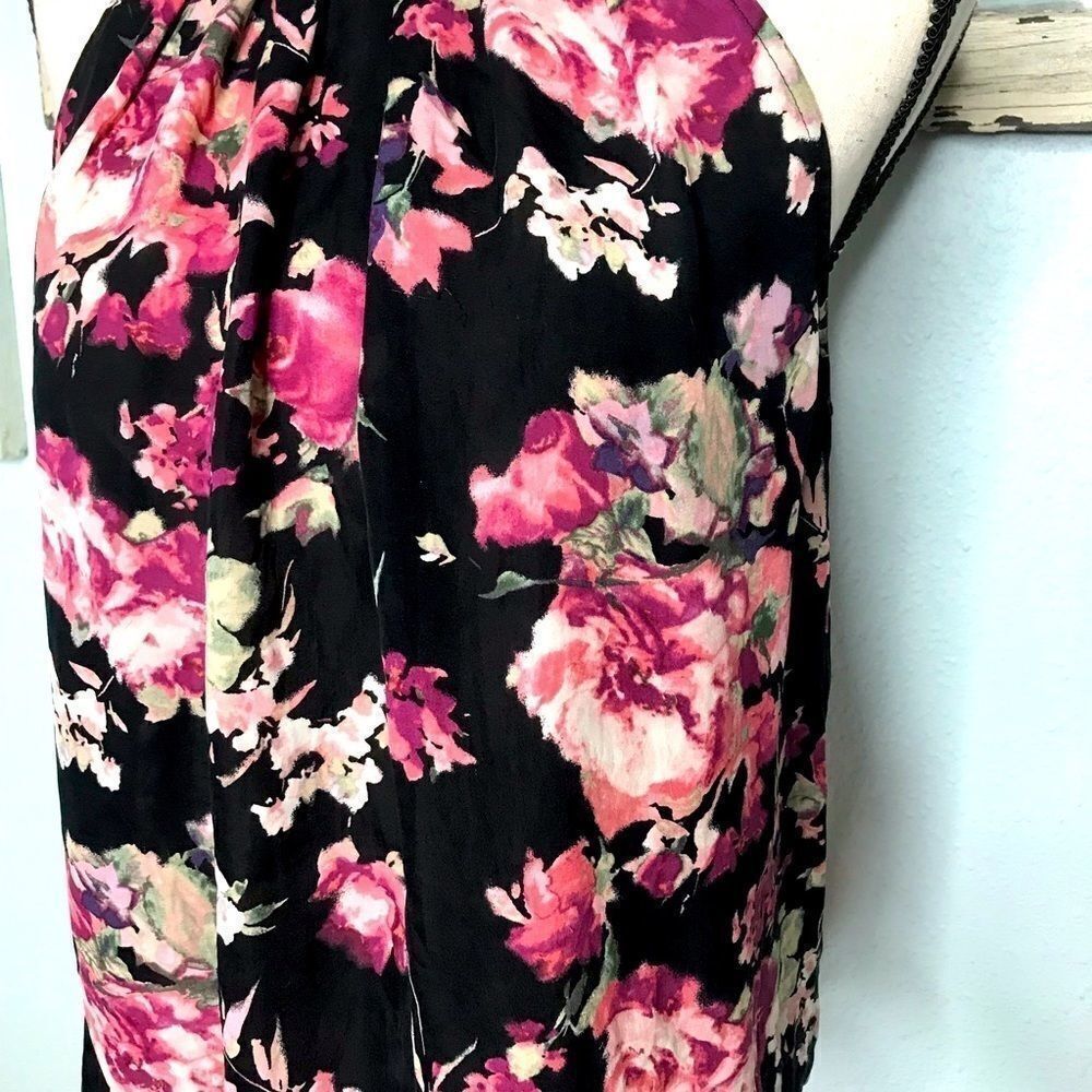 Beautiful Floral Halter top - Picture 2 of 10